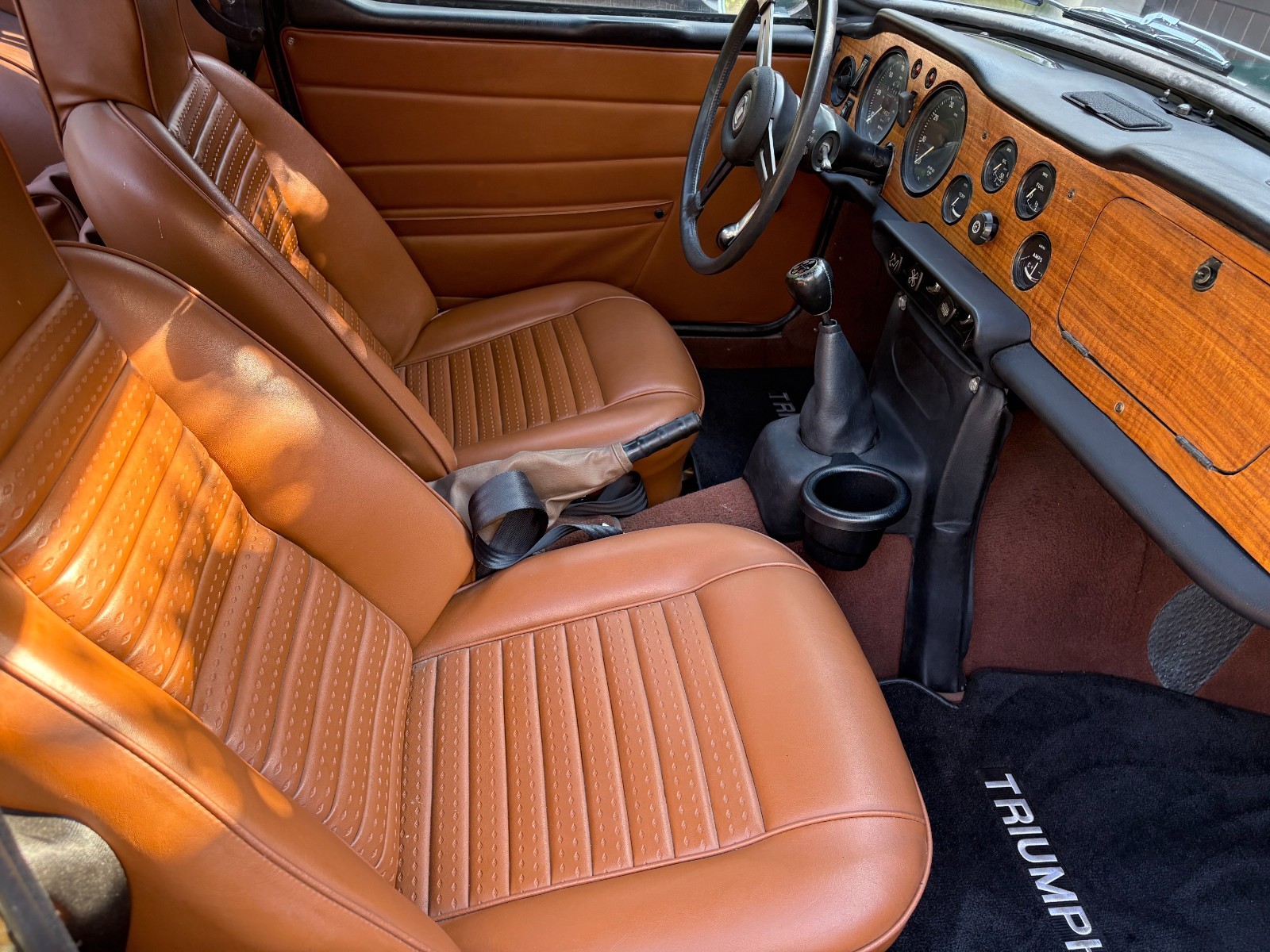 Triumph-TR-6-1972-Convertible-6