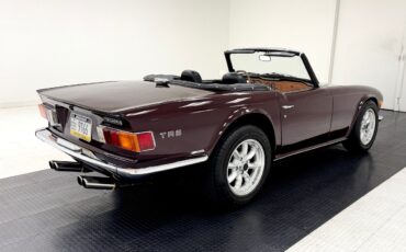 Triumph-TR-6-1972-Convertible-7