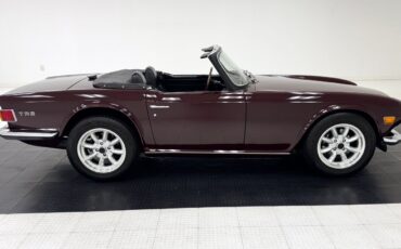 Triumph-TR-6-1972-Convertible-8
