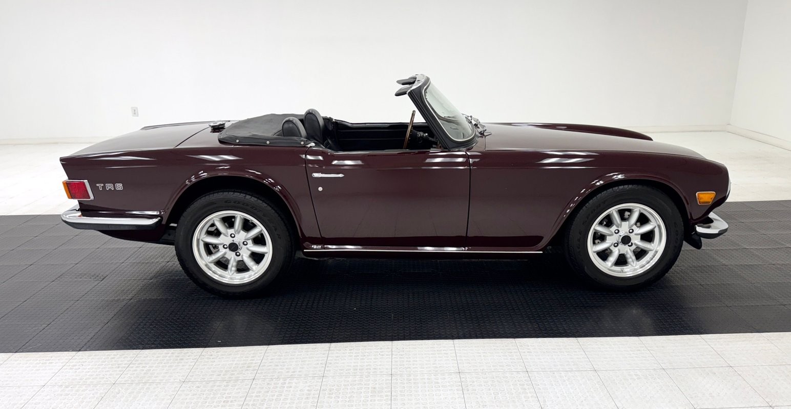 Triumph-TR-6-1972-Convertible-8