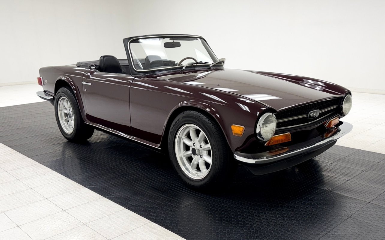 Triumph-TR-6-1972-Convertible-9