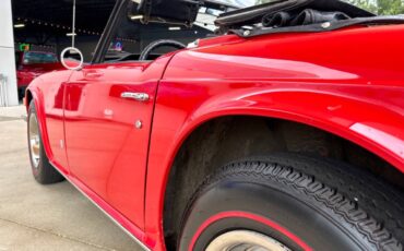 Triumph-TR-6-1976-Convertible-14