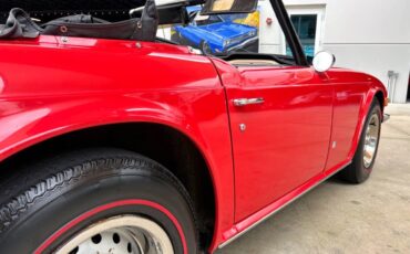 Triumph-TR-6-1976-Convertible-17
