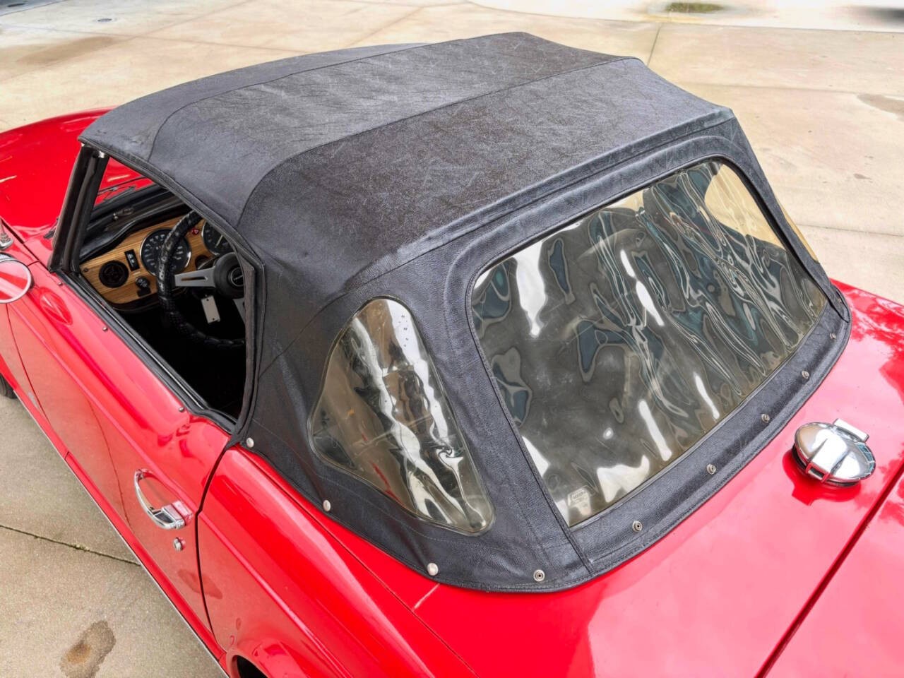 Triumph-TR-6-1976-Convertible-23