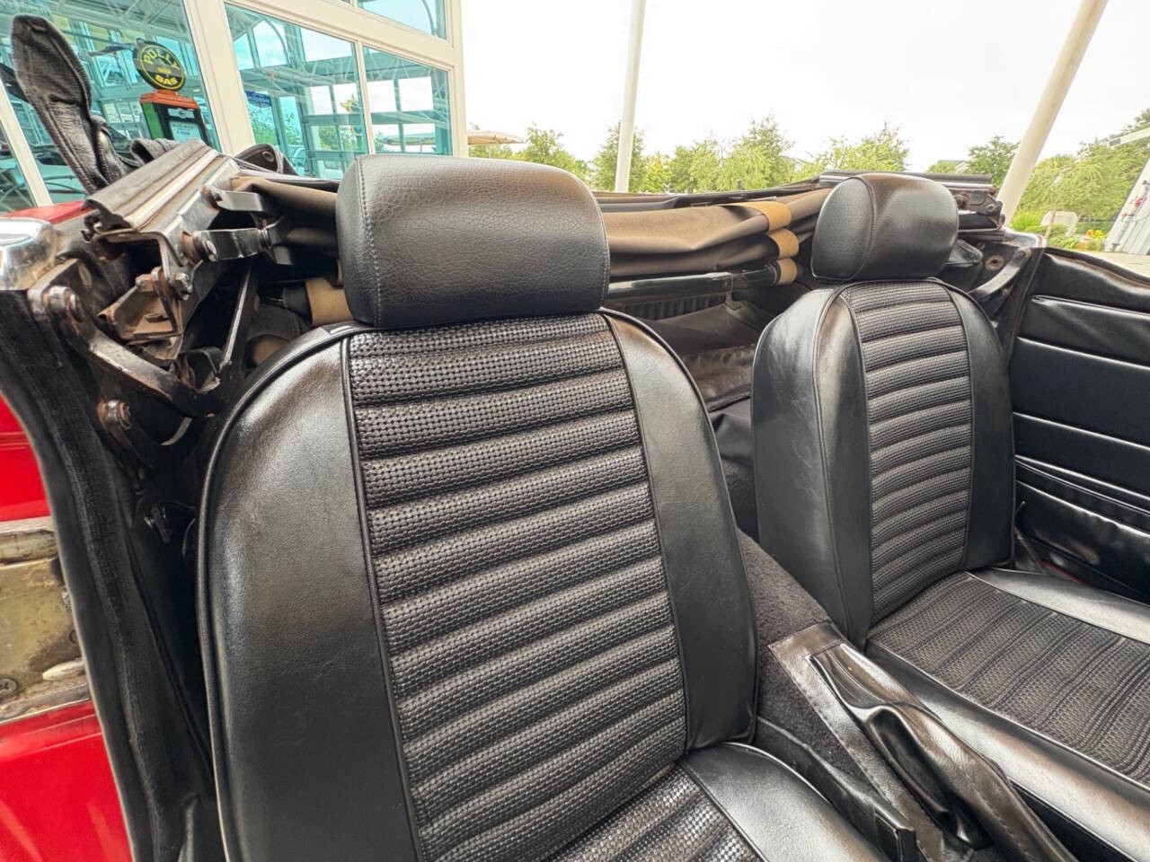 Triumph-TR-6-1976-Convertible-34