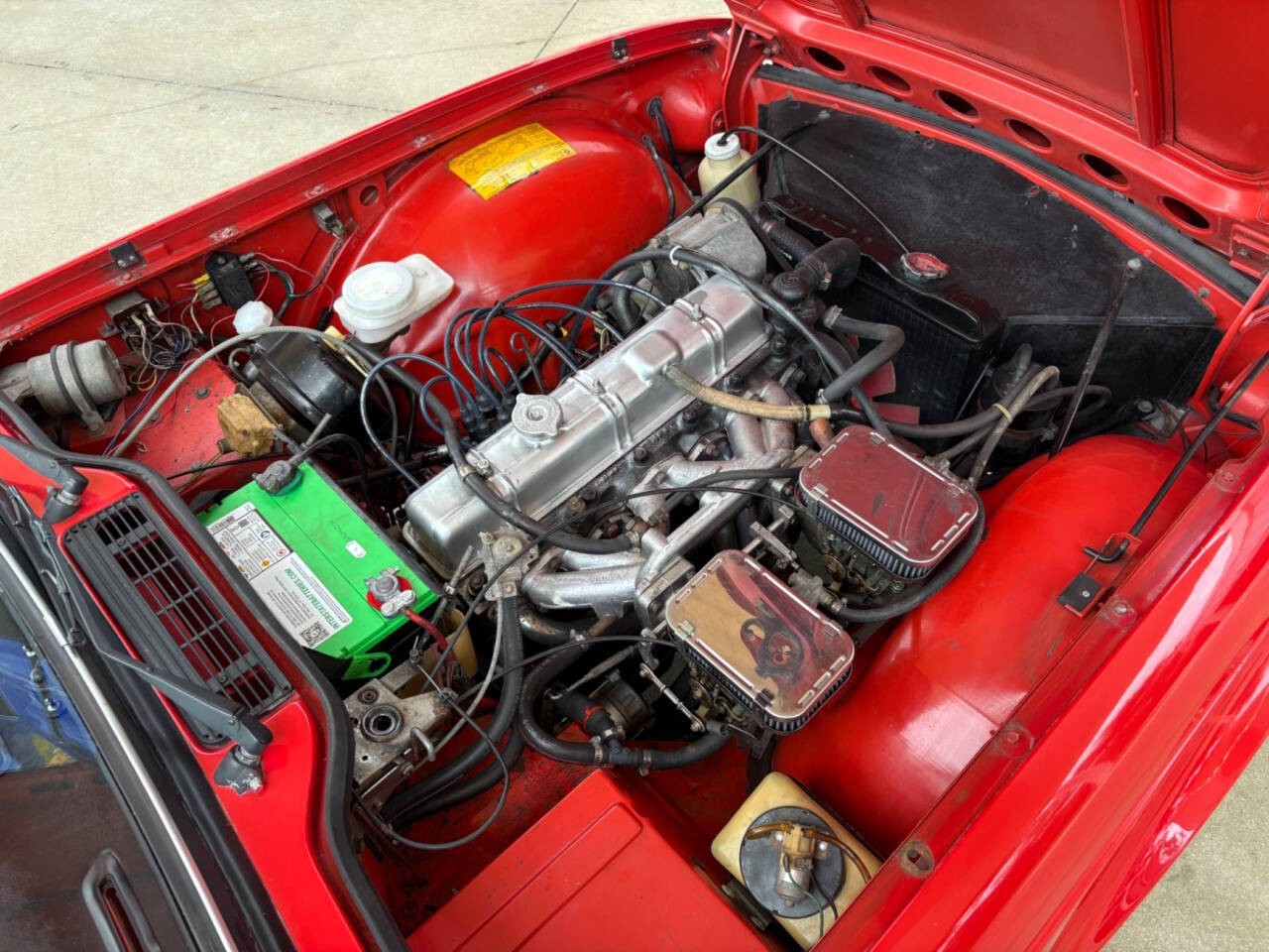 Triumph-TR-6-1976-Convertible-38