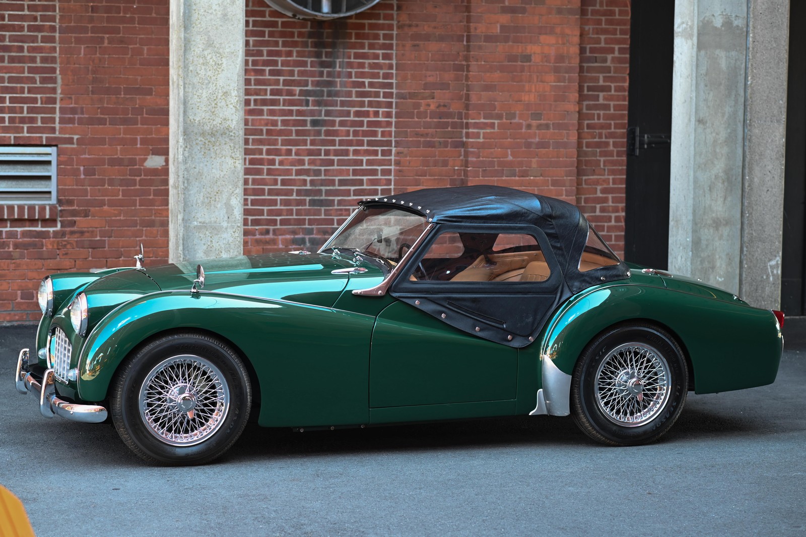 Triumph-TR3-1957-25