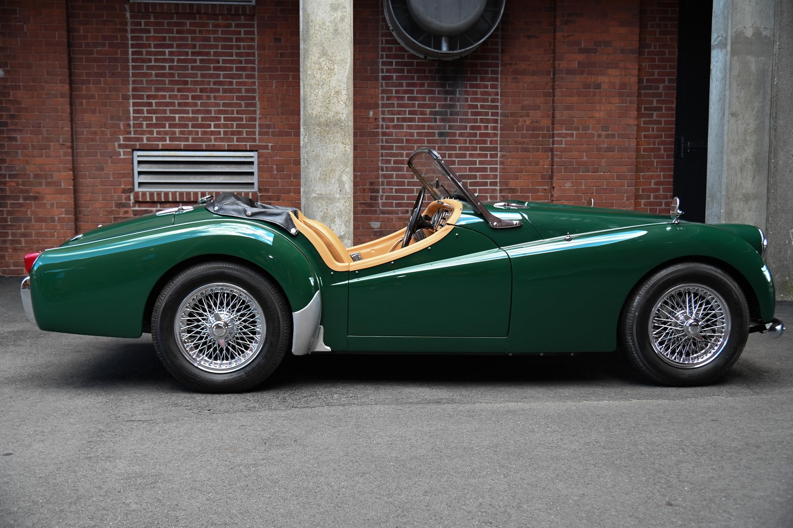 Triumph-TR3-1957-9