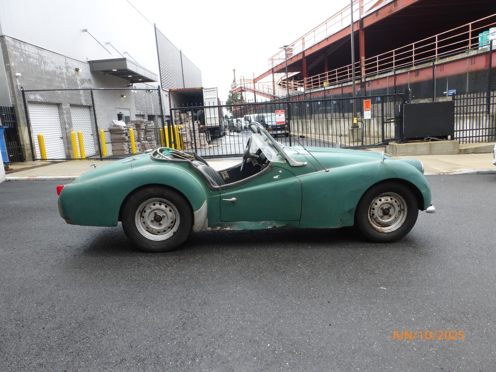 Triumph-TR3-1958-Convertible-4