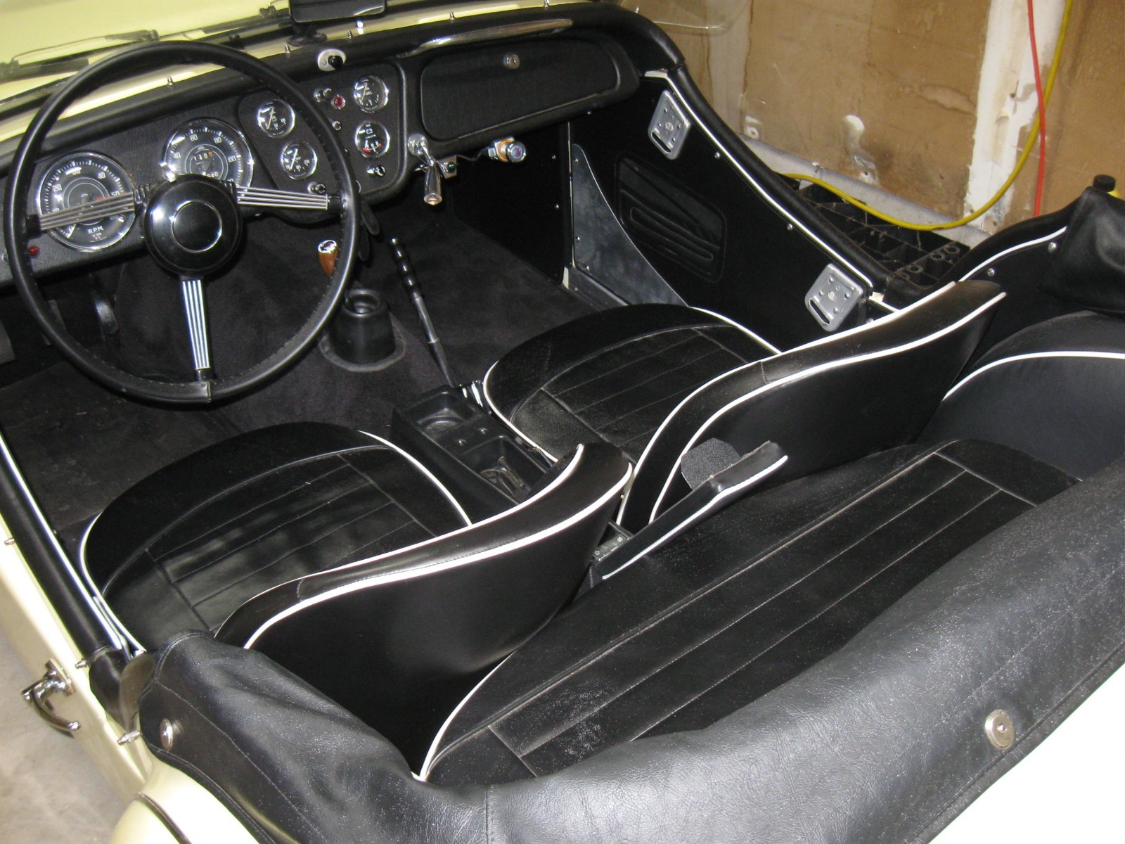 Triumph-TR3-1958-Convertible-7
