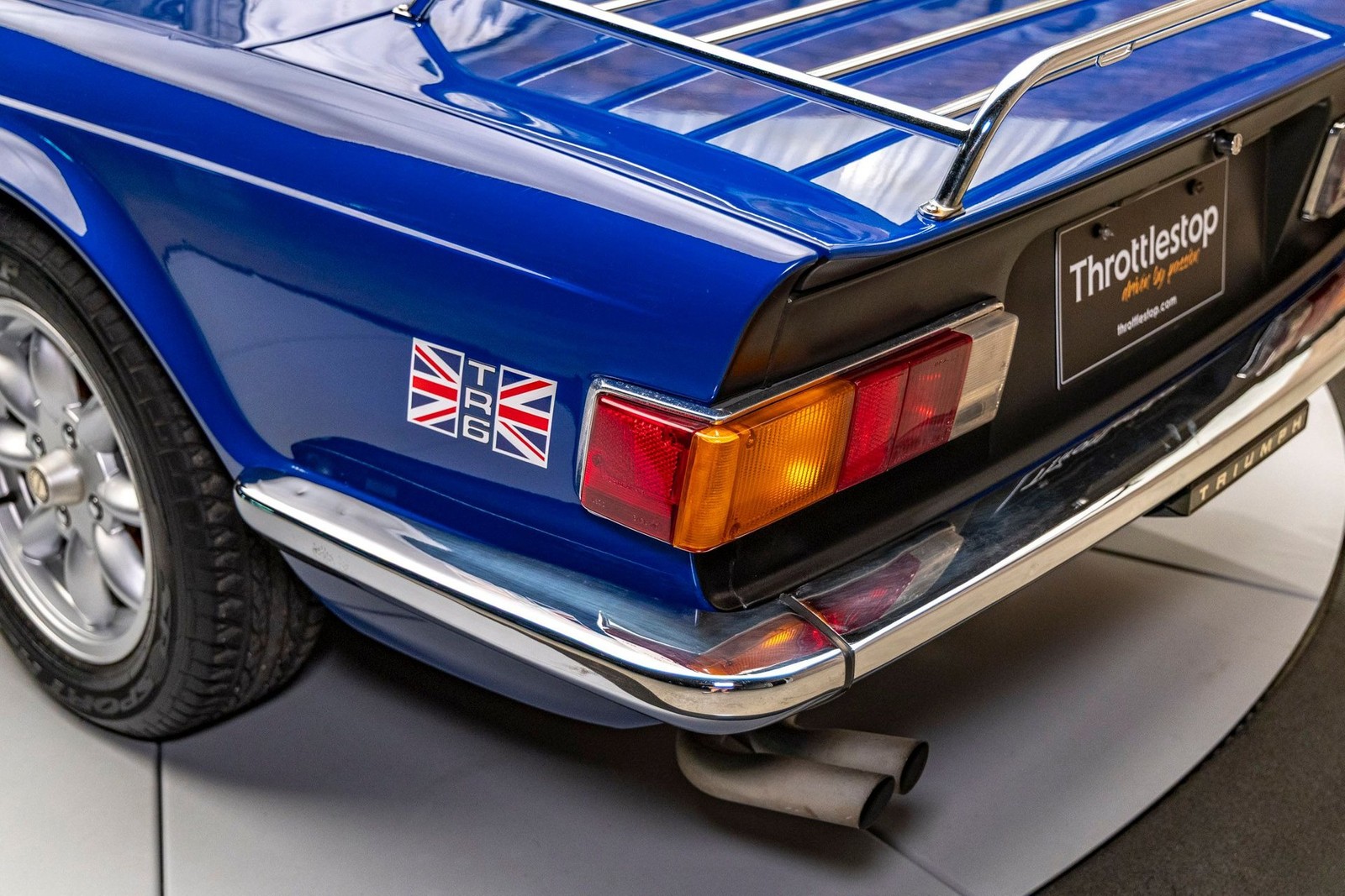 Triumph-TR6-1975-Other-15