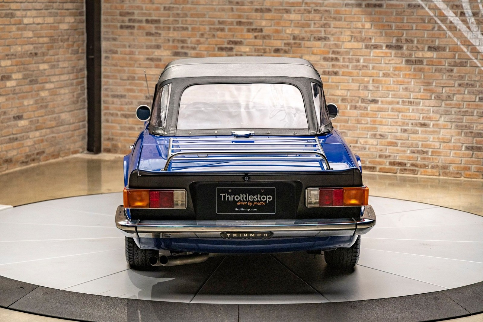 Triumph-TR6-1975-Other-5
