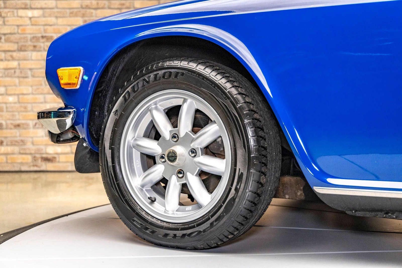 Triumph-TR6-1975-Other-6
