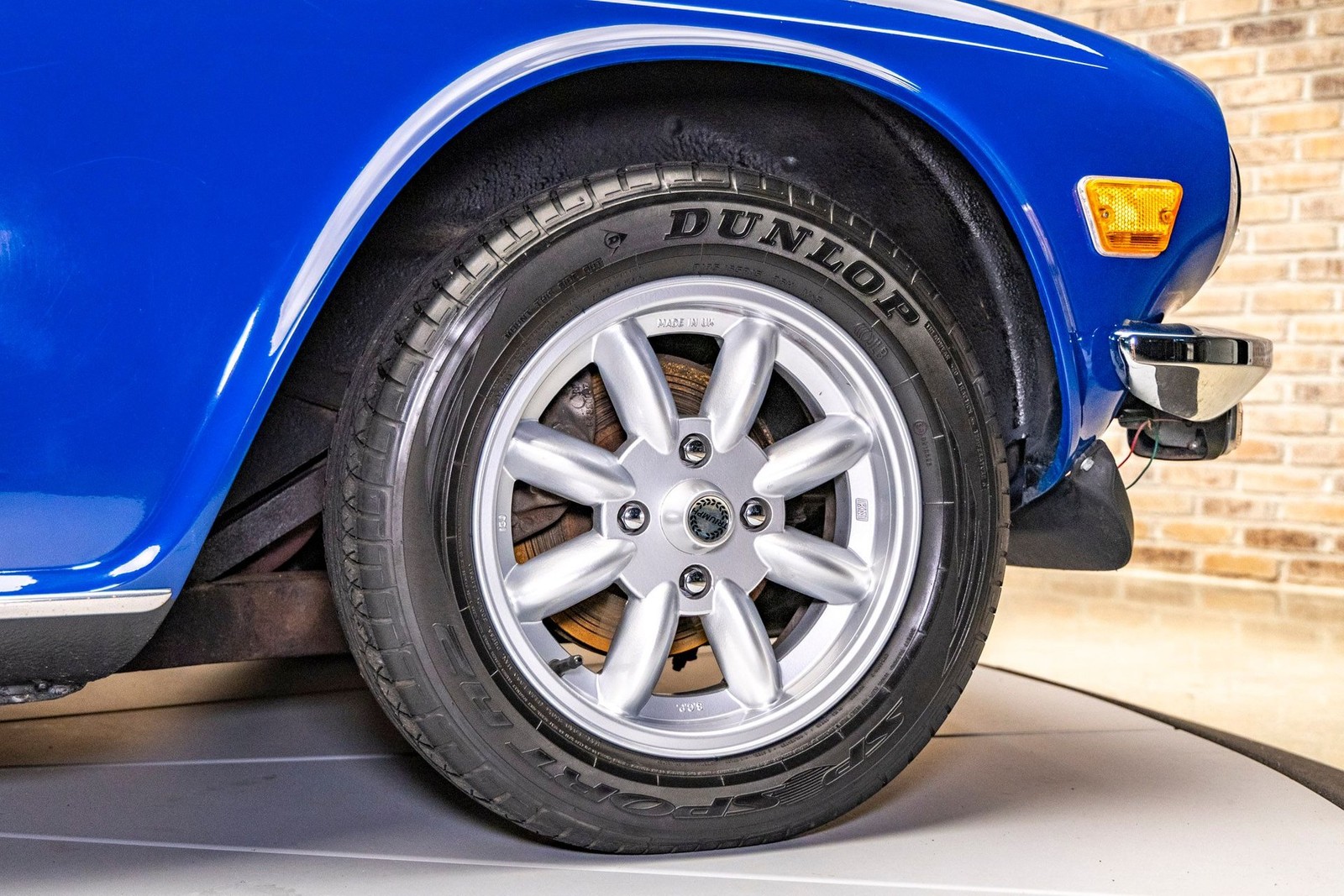 Triumph-TR6-1975-Other-9