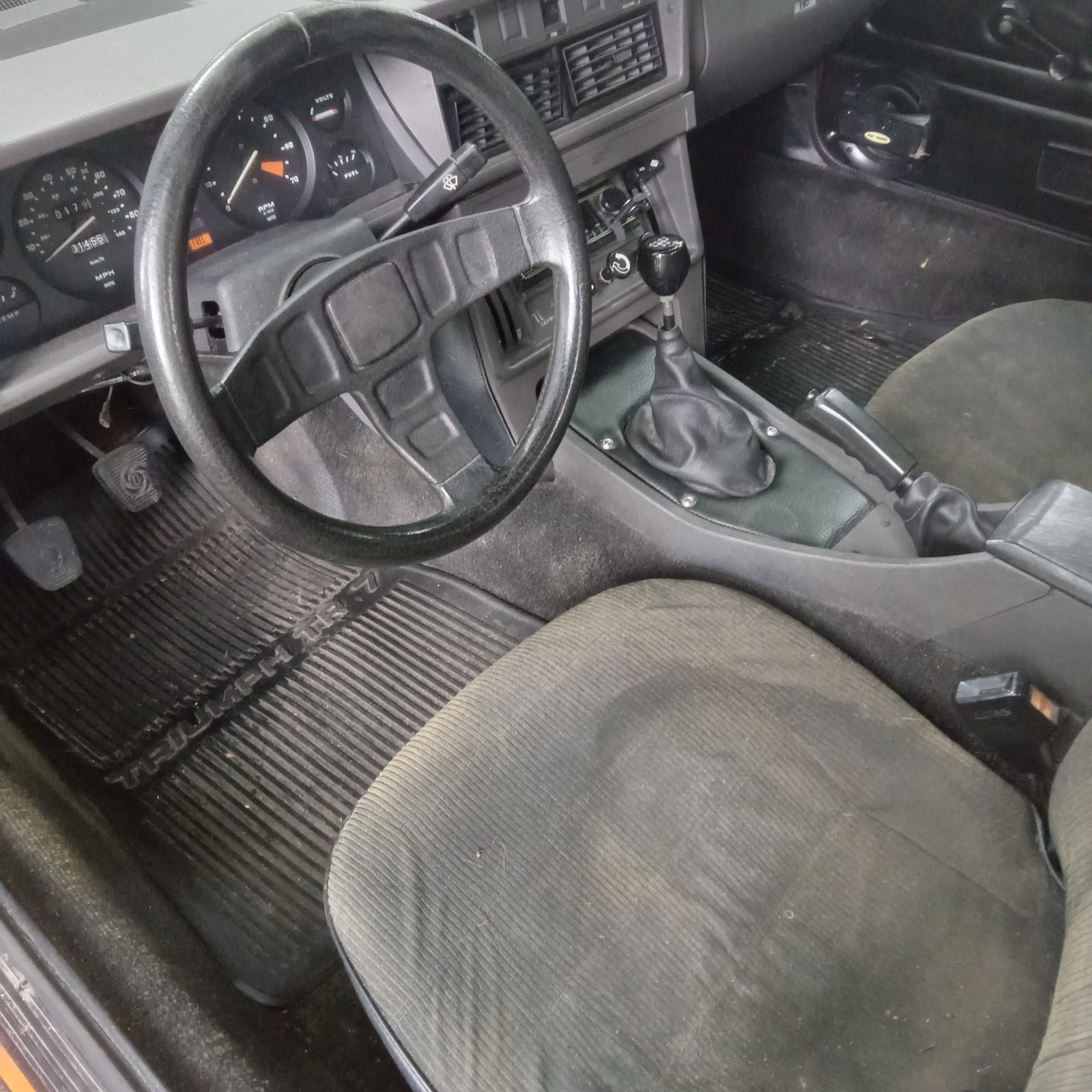 Triumph-TR7-1980-Convertible-6