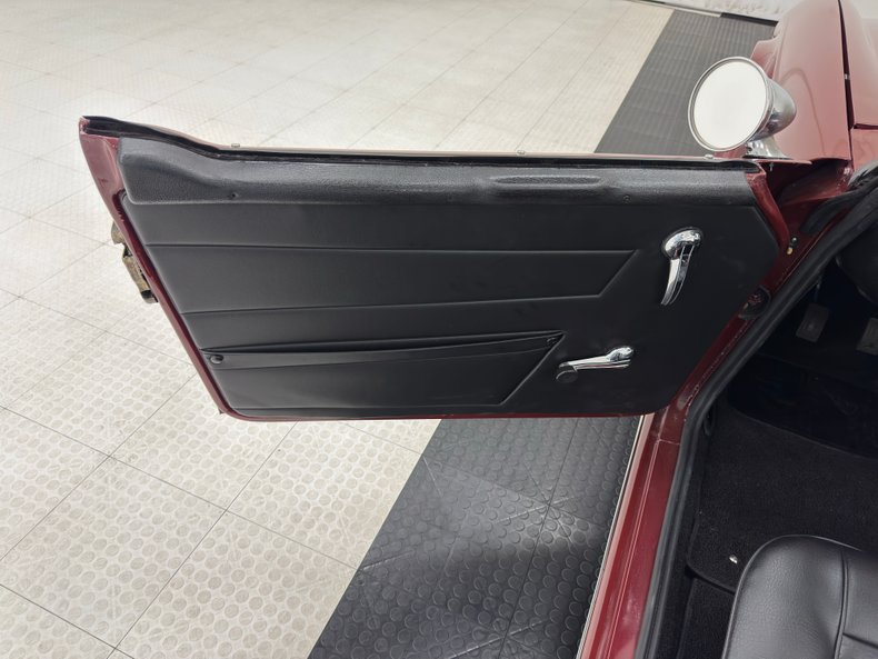 Triumph-Tr6-1973-Burgundy-Black-1