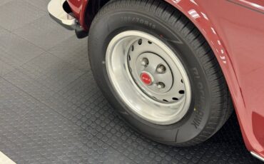 Triumph-Tr6-1973-Burgundy-Black-14