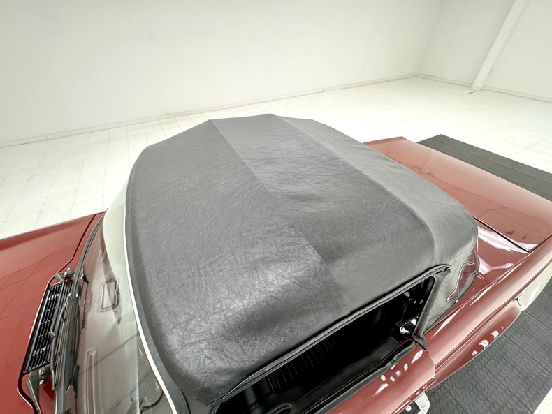 Triumph-Tr6-1973-Burgundy-Black-16