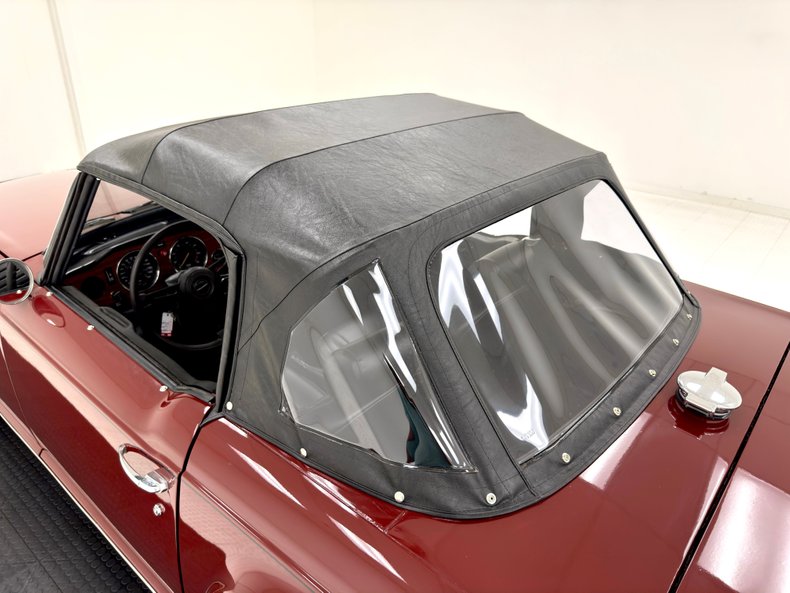Triumph-Tr6-1973-Burgundy-Black-18