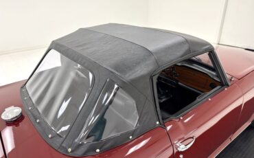 Triumph-Tr6-1973-Burgundy-Black-19