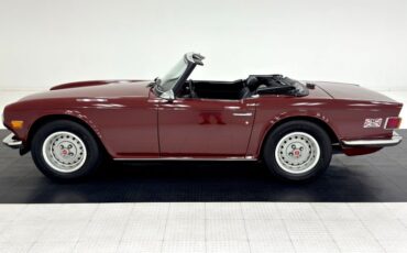 Triumph-Tr6-1973-Burgundy-Black-3