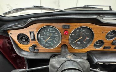 Triumph-Tr6-1973-Burgundy-Black-38