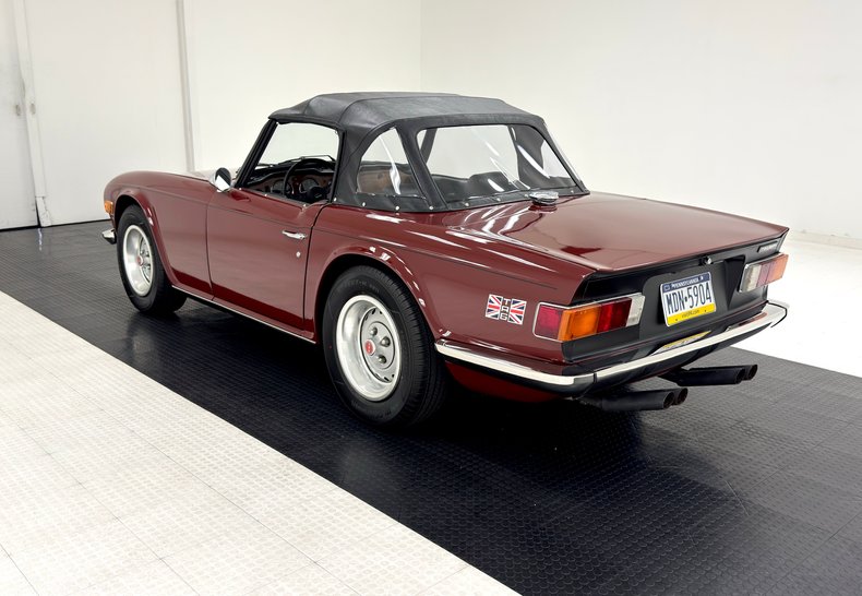 Triumph-Tr6-1973-Burgundy-Black-4