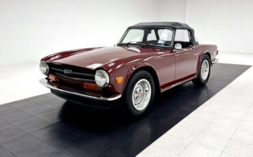 Triumph-Tr6-1973-Burgundy-Black-49