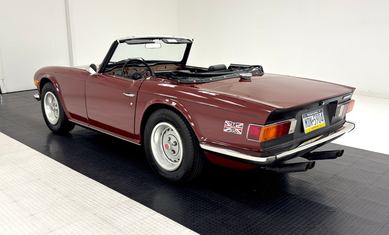 Triumph-Tr6-1973-Burgundy-Black-5