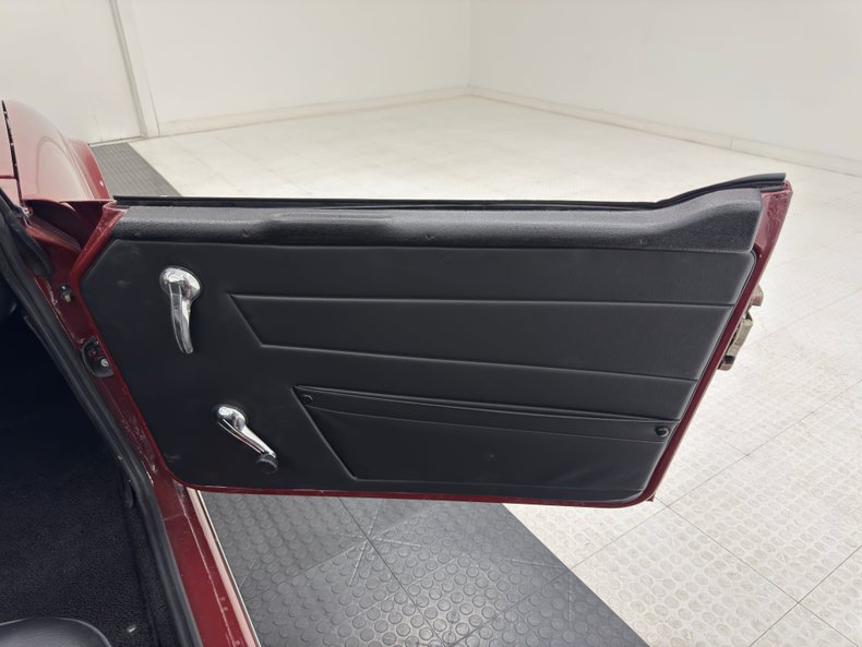 Triumph-Tr6-1973-Burgundy-Black-6