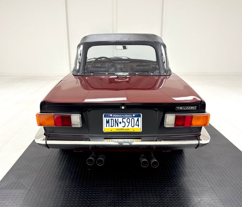 Triumph-Tr6-1973-Burgundy-Black-7