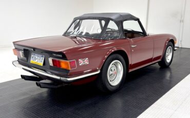Triumph-Tr6-1973-Burgundy-Black-8