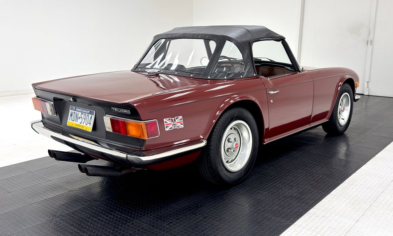 Triumph-Tr6-1973-Burgundy-Black-8