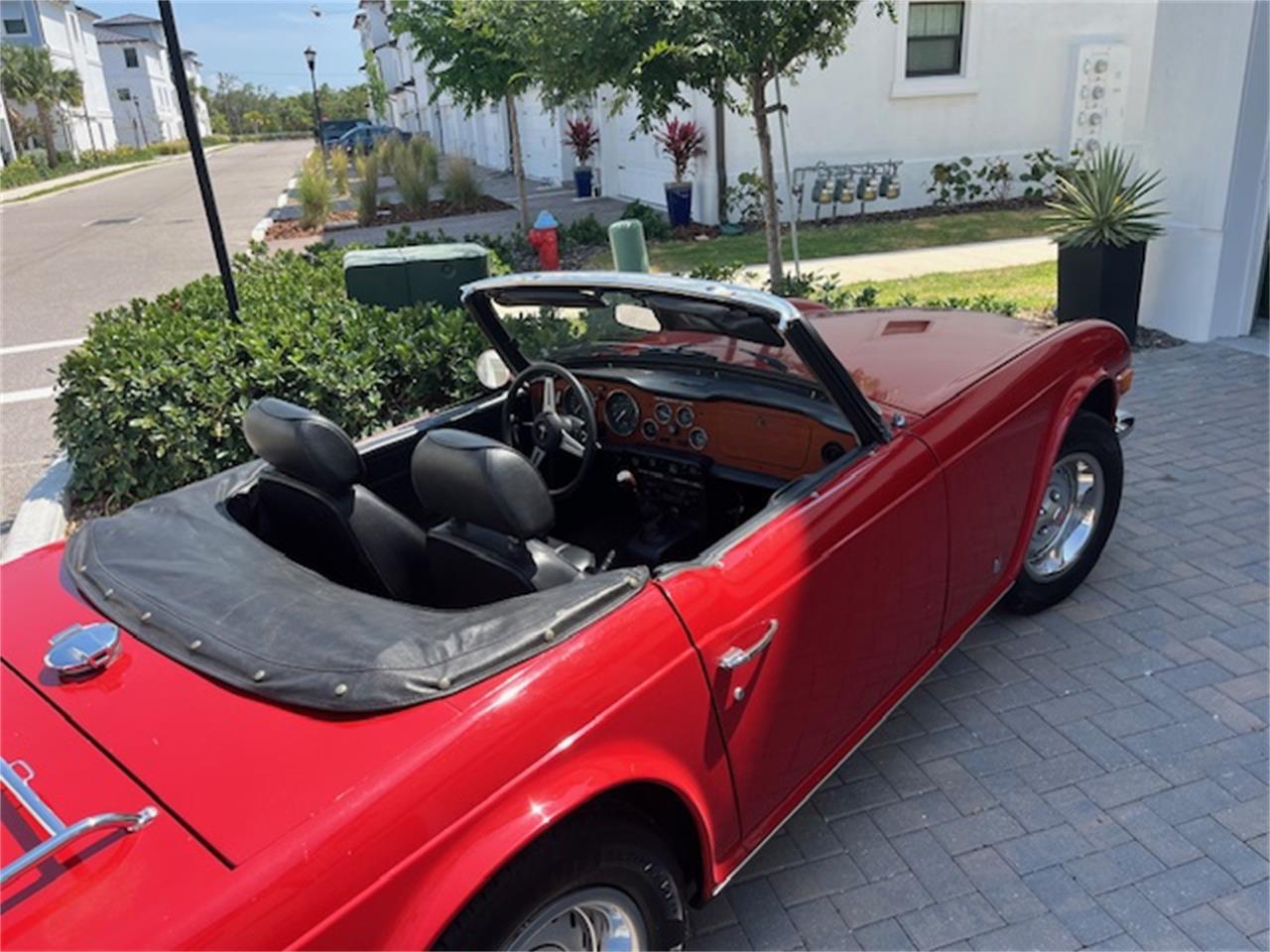 Triumph-Tr6-1973-Pimento-Red-Black-1