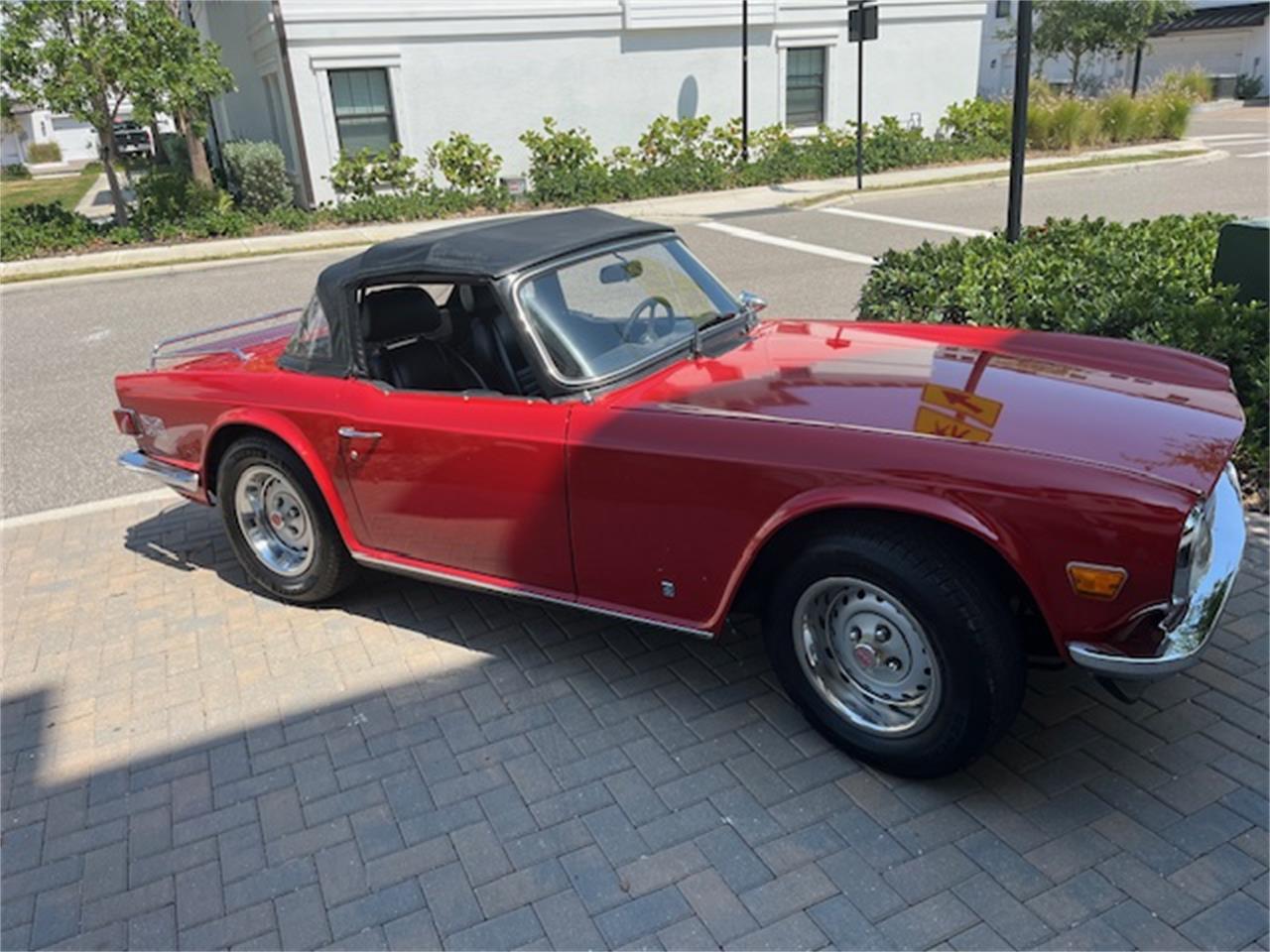 Triumph-Tr6-1973-Pimento-Red-Black-11