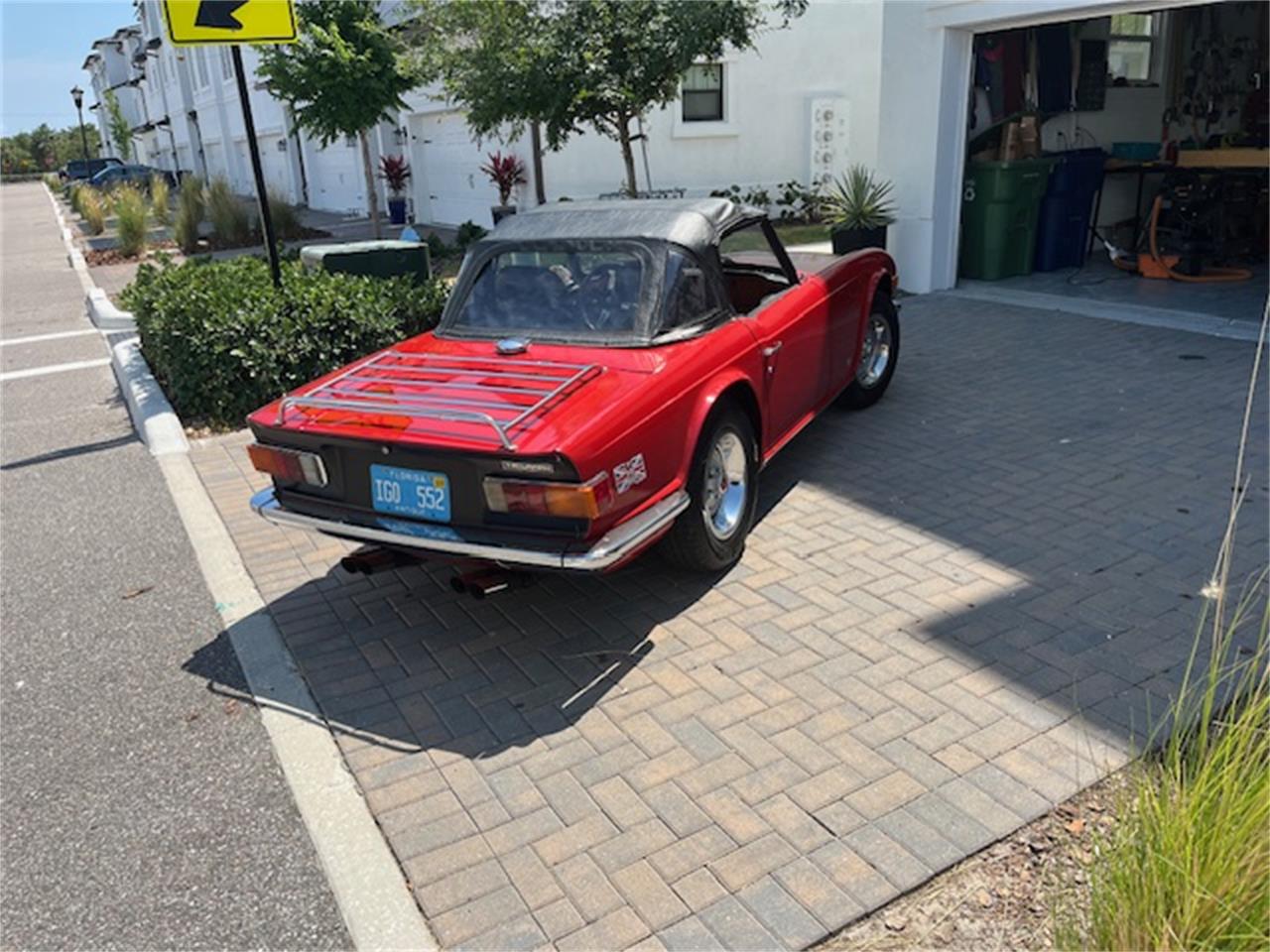 Triumph-Tr6-1973-Pimento-Red-Black-12