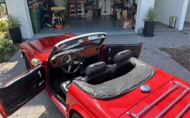 Triumph-Tr6-1973-Pimento-Red-Black-3