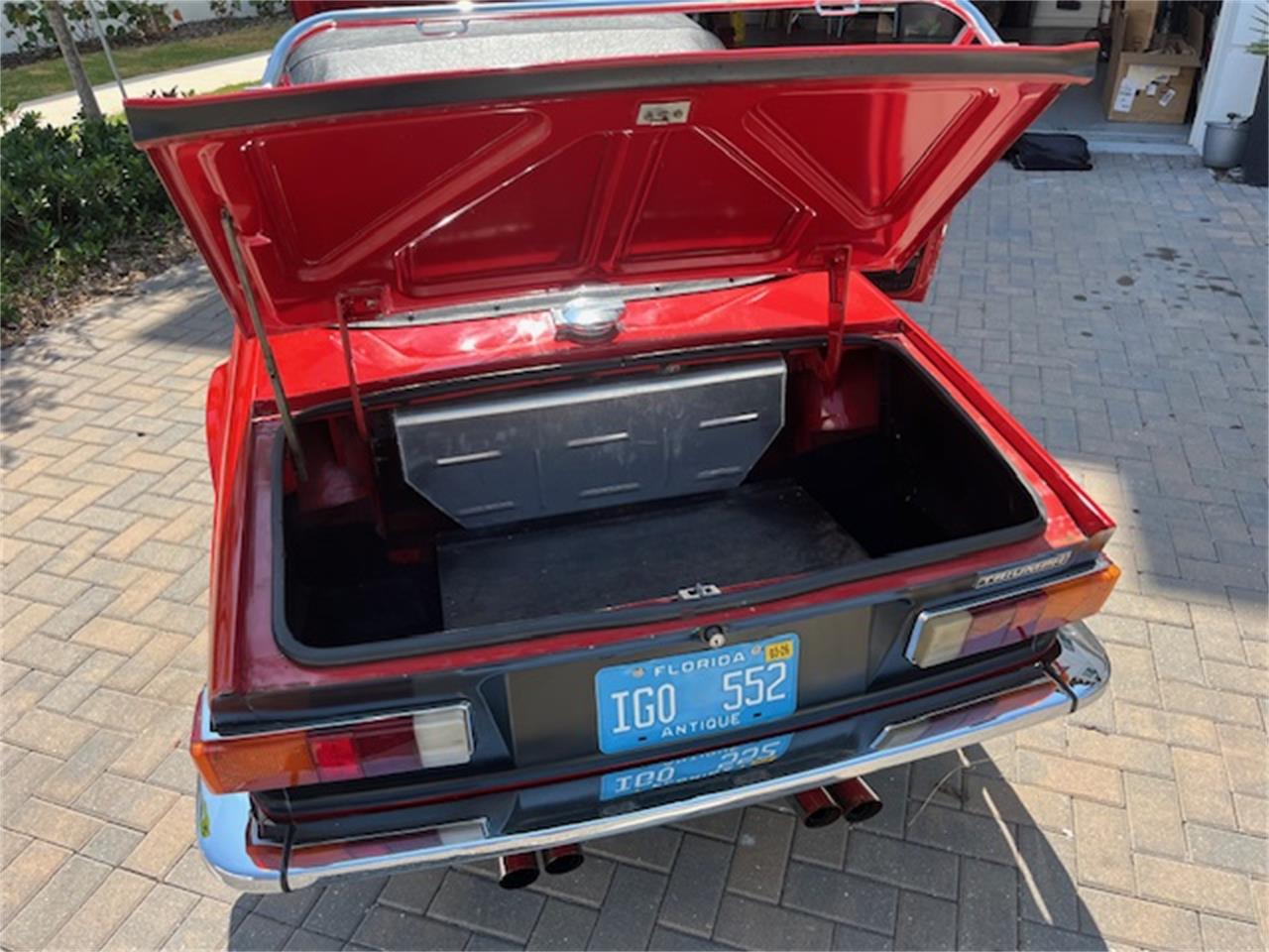 Triumph-Tr6-1973-Pimento-Red-Black-4