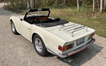 Triumph-Tr6-1973-White-Black-1