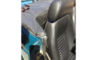 Triumph-Tr6-1974-Mallard-blue-Black-10