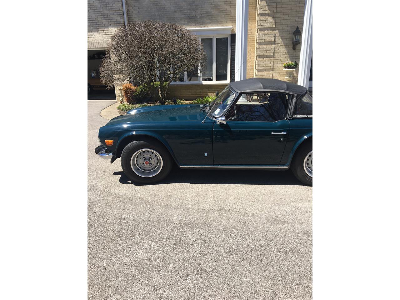 Triumph-Tr6-1974-Mallard-blue-Black-11
