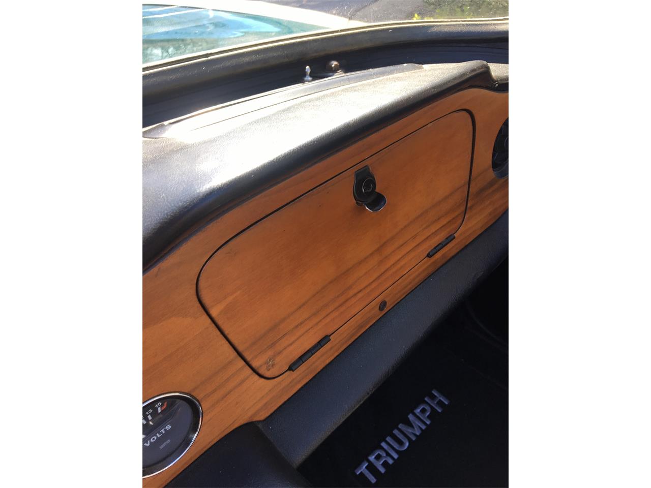 Triumph-Tr6-1974-Mallard-blue-Black-17
