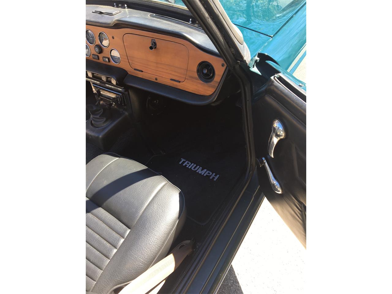 Triumph-Tr6-1974-Mallard-blue-Black-19