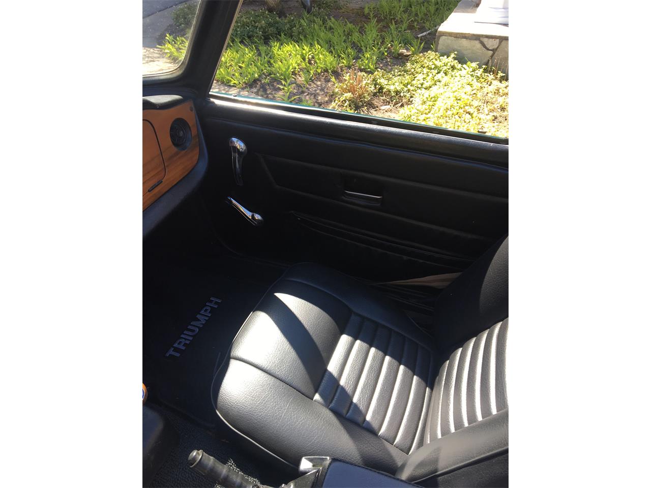 Triumph-Tr6-1974-Mallard-blue-Black-21