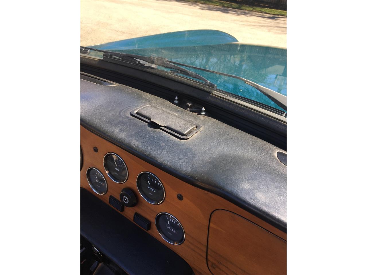 Triumph-Tr6-1974-Mallard-blue-Black-22