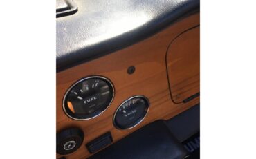 Triumph-Tr6-1974-Mallard-blue-Black-24