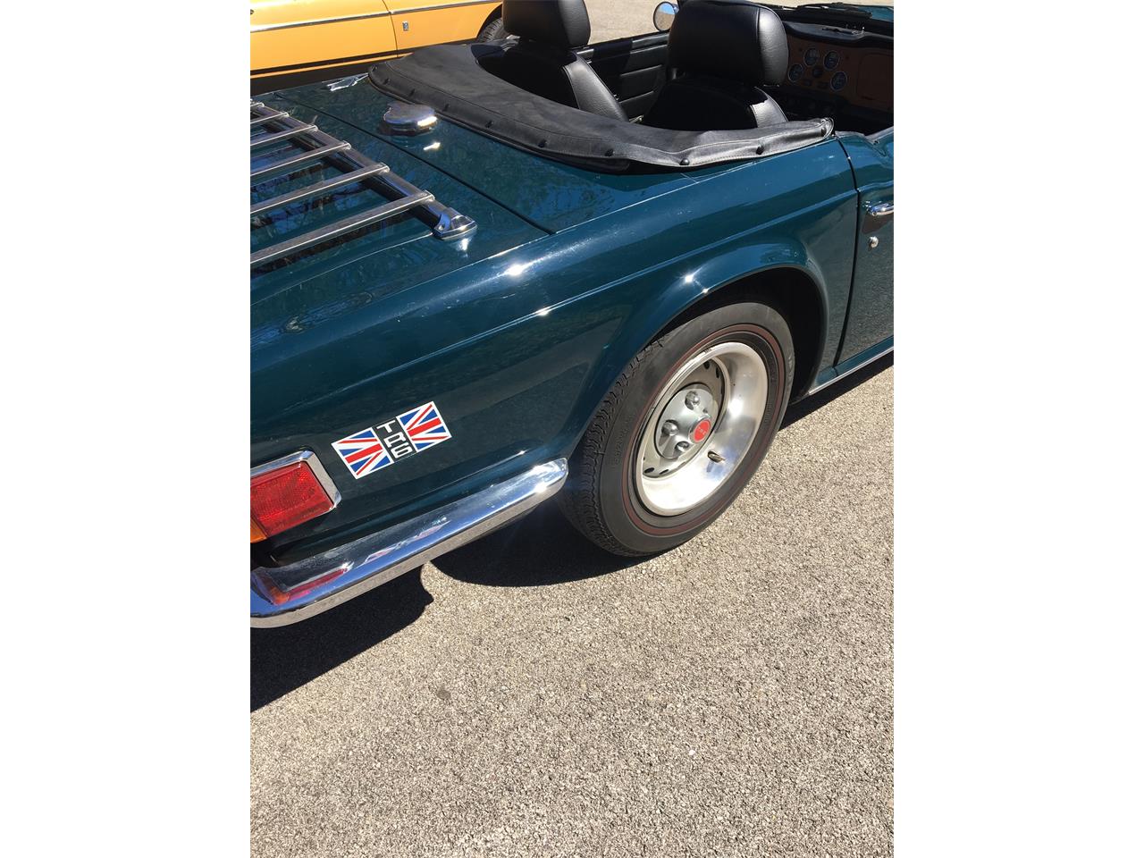 Triumph-Tr6-1974-Mallard-blue-Black-28