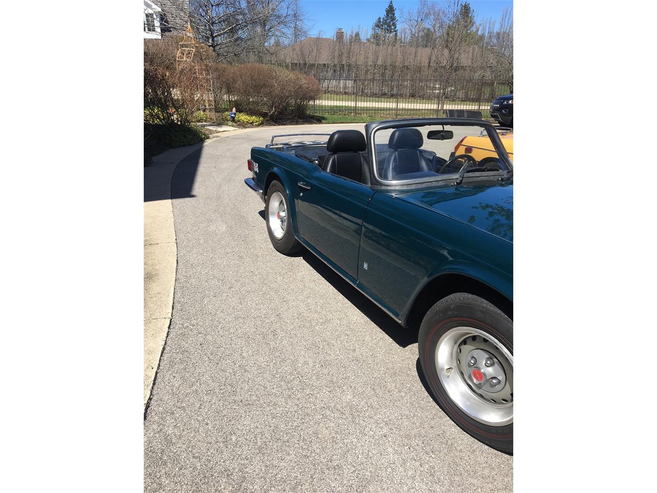 Triumph-Tr6-1974-Mallard-blue-Black-30