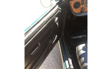 Triumph-Tr6-1974-Mallard-blue-Black-34