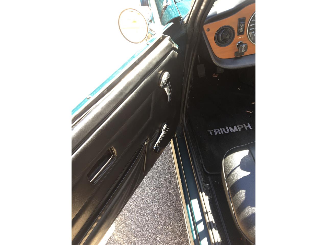 Triumph-Tr6-1974-Mallard-blue-Black-34
